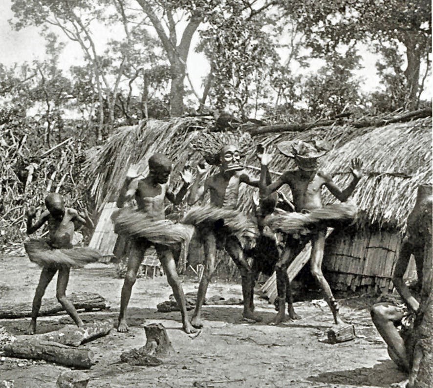 Masques de circoncision chihongo (Tshokwé – Angola)