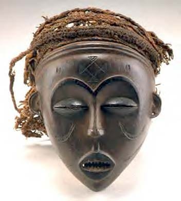 Masque féminin Pwo early 19th century