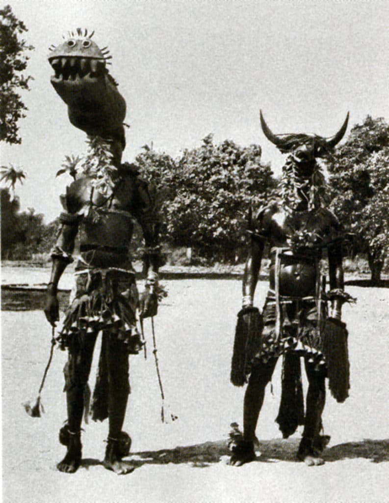 Danseurs masqués sur l’île de Maio (Archipel des îles Bissagos, Guinée-Bissau).