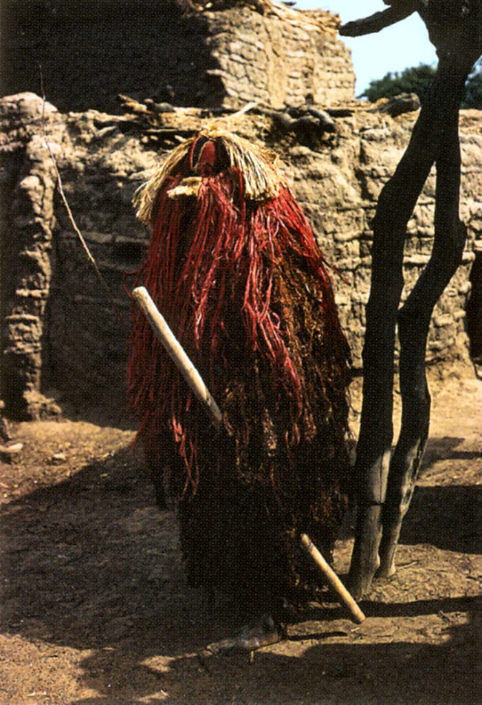 Masque kelepene traditionnel en fibres naturelles de tebe (Bobo – Burkina Faso)