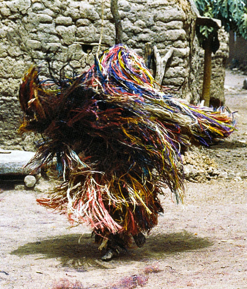 Masque Yabiya à la tunique bigarré (Bobo – Burkina Faso)