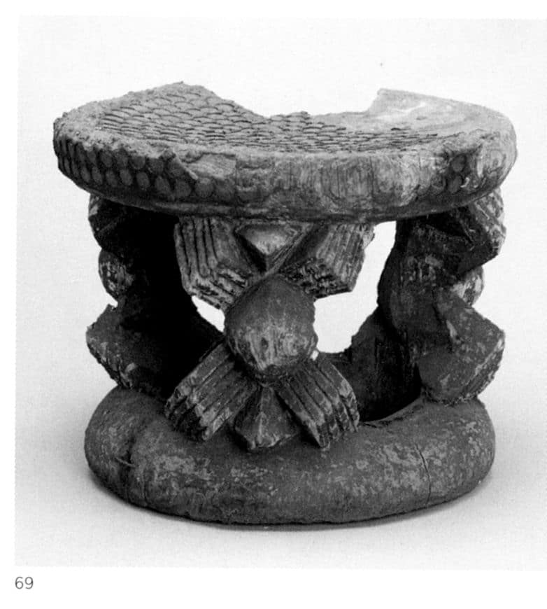 Tabouret royal à cariatide de mygales – Entre 1935 et 1954