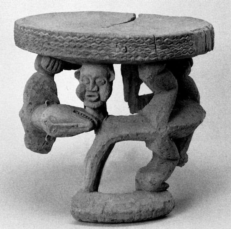 Tabouret royal à motifs de panthère et de têtes humaines (kouo’ fo) – Entre 1935 et 1954