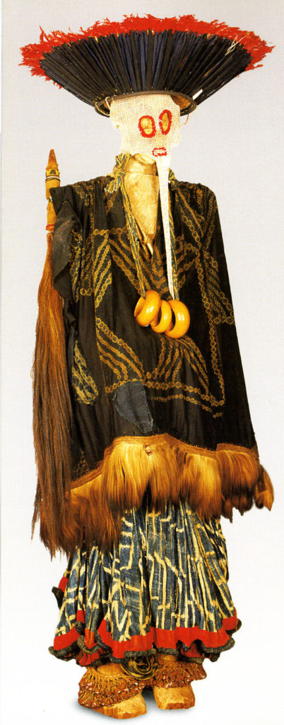 Costume d’un danseur de Tseu (Bamiléké – Cameroun)