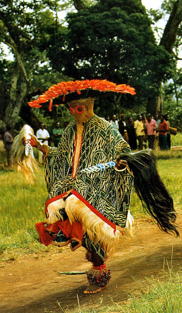 Danse Tso de la société Kuosi (Bamiléké – Cameroun)