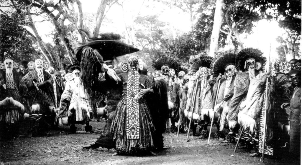 Membres de la société Kwo’si lors de la danse du tso  (Bamiléké – Cameroun)