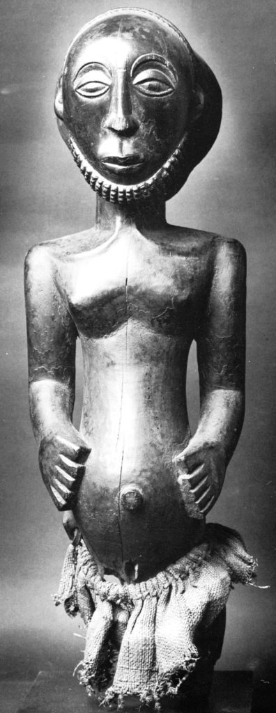 Statue d’ancêtre de style « Sayi » groupement Mahundu