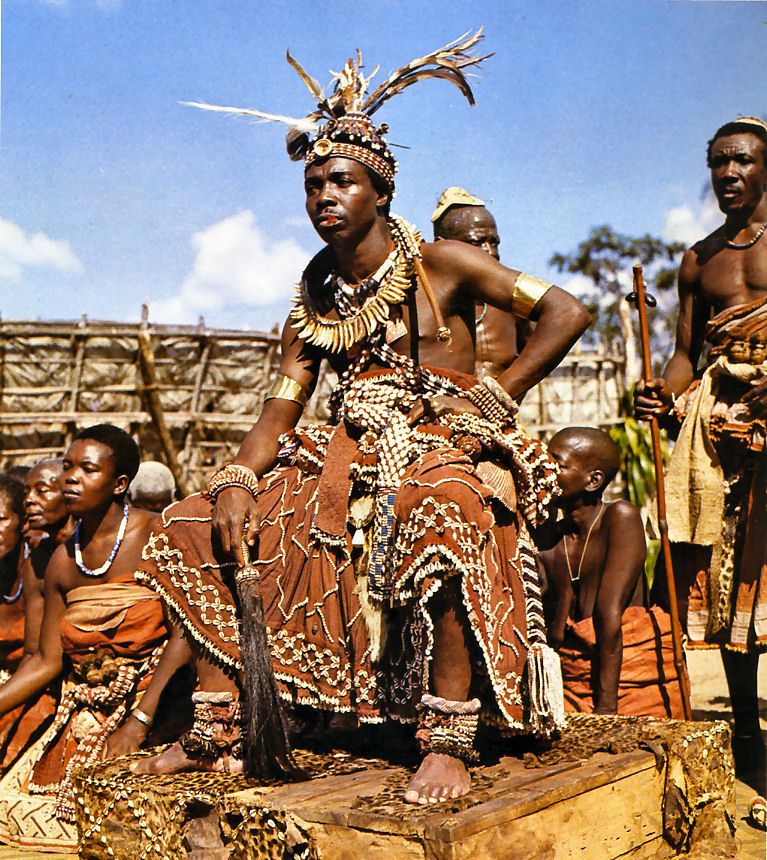 Costume royal labot latwool (Kuba – Angola)