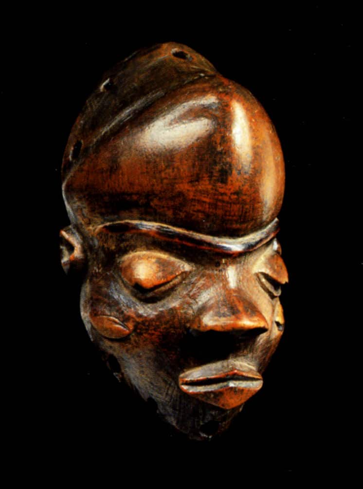 « Tête » fixée sur un instrument de divination galukoji, Pende du Centre, RDC