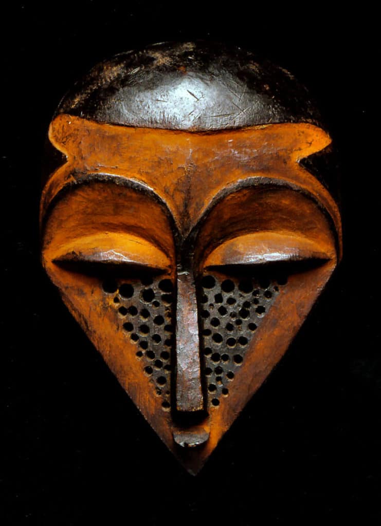 Masque Kindomboio, Pende de l’Est, RDC