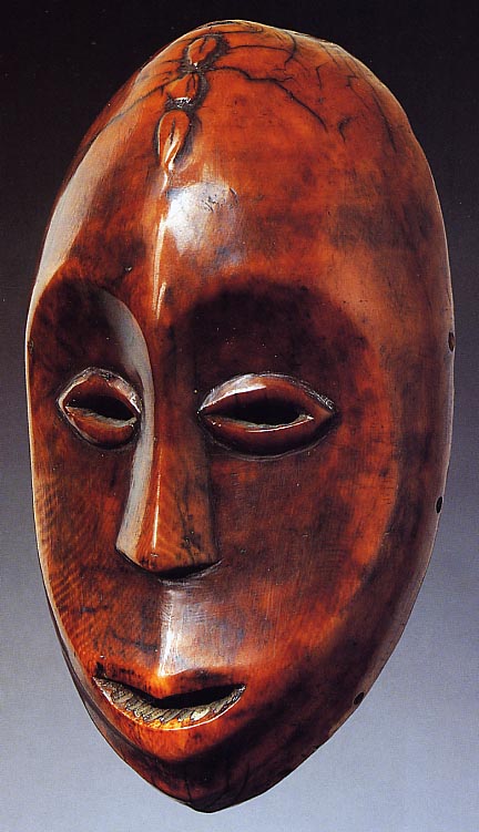 Masque appartenant à un mwami lutumbo Iwa kindi