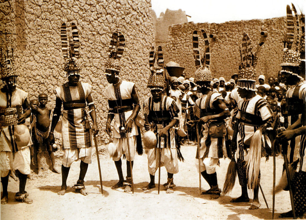 Initiés de la deuxième classe au stade kwonro (Sénoufo – Côte d’Ivoire)