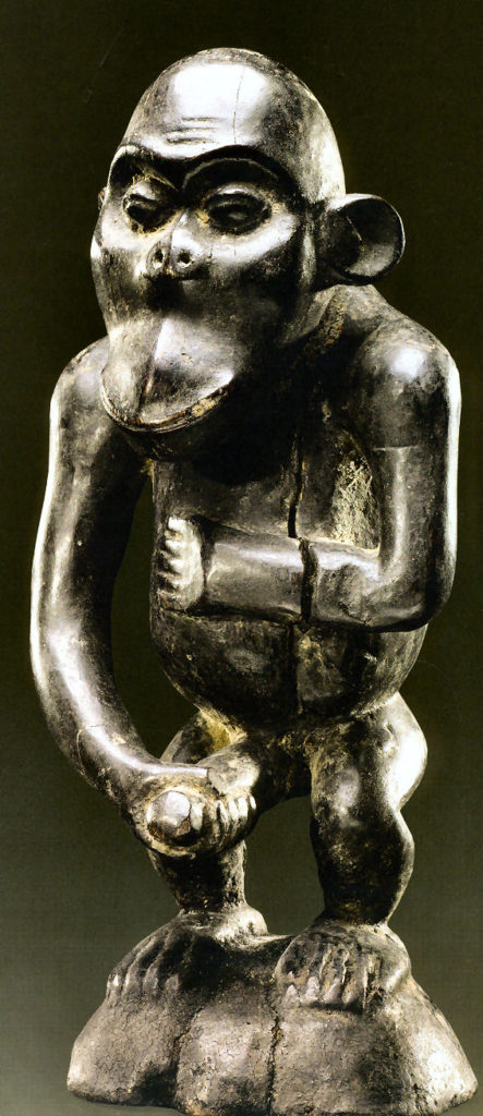 Statuette à cavité dorsale