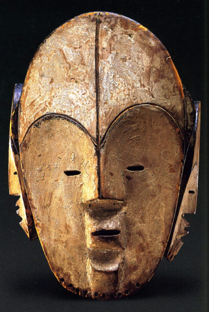 Masque heaume ngontang à quatre visages opposées deux à deux