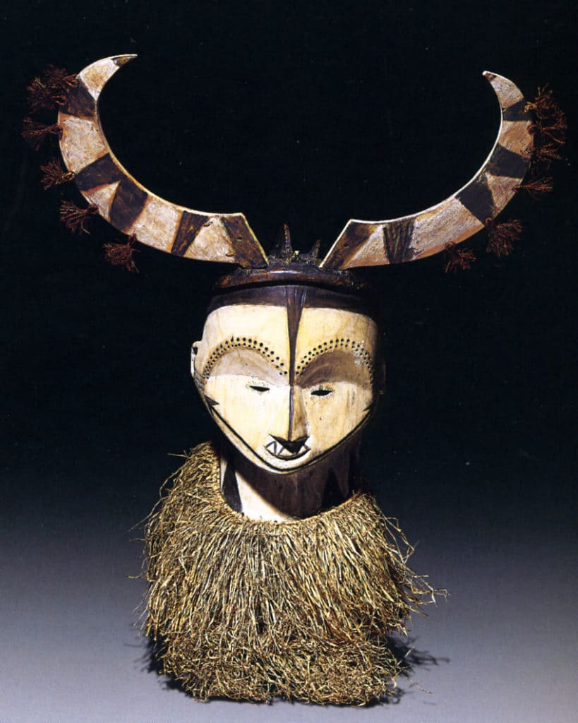 Masque à ailes arquées en berceau, Beti ou Bulu.