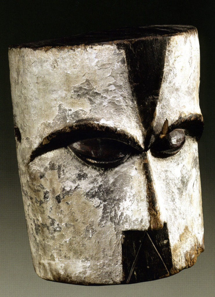 Masque ngontang à quatre visages opposés