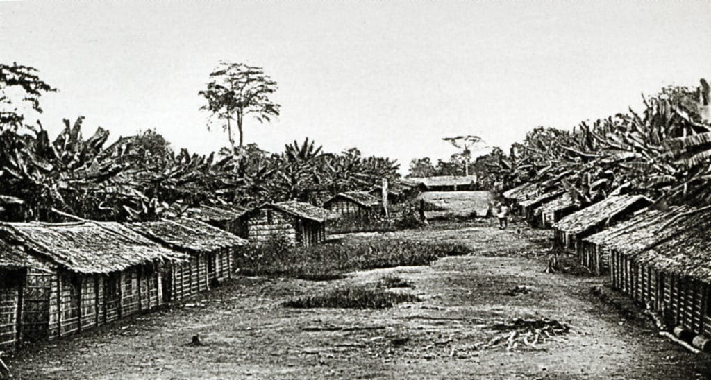 Village Fang du bas-campo (Cameroun)