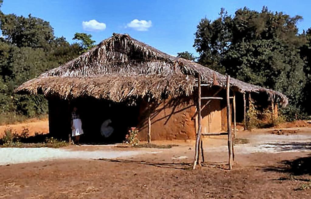 Habitation typique du village de Morondava, (Sakalava – Madagascar)