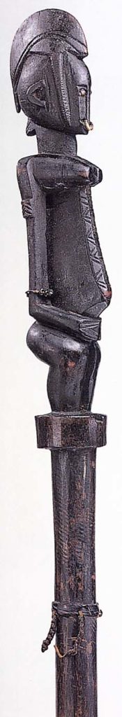 Bâton rituel avec figure féminine (solima bere)