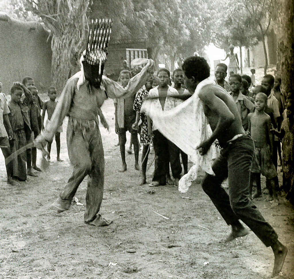 Masque du Ntomo dansant (Bamana – Mali)