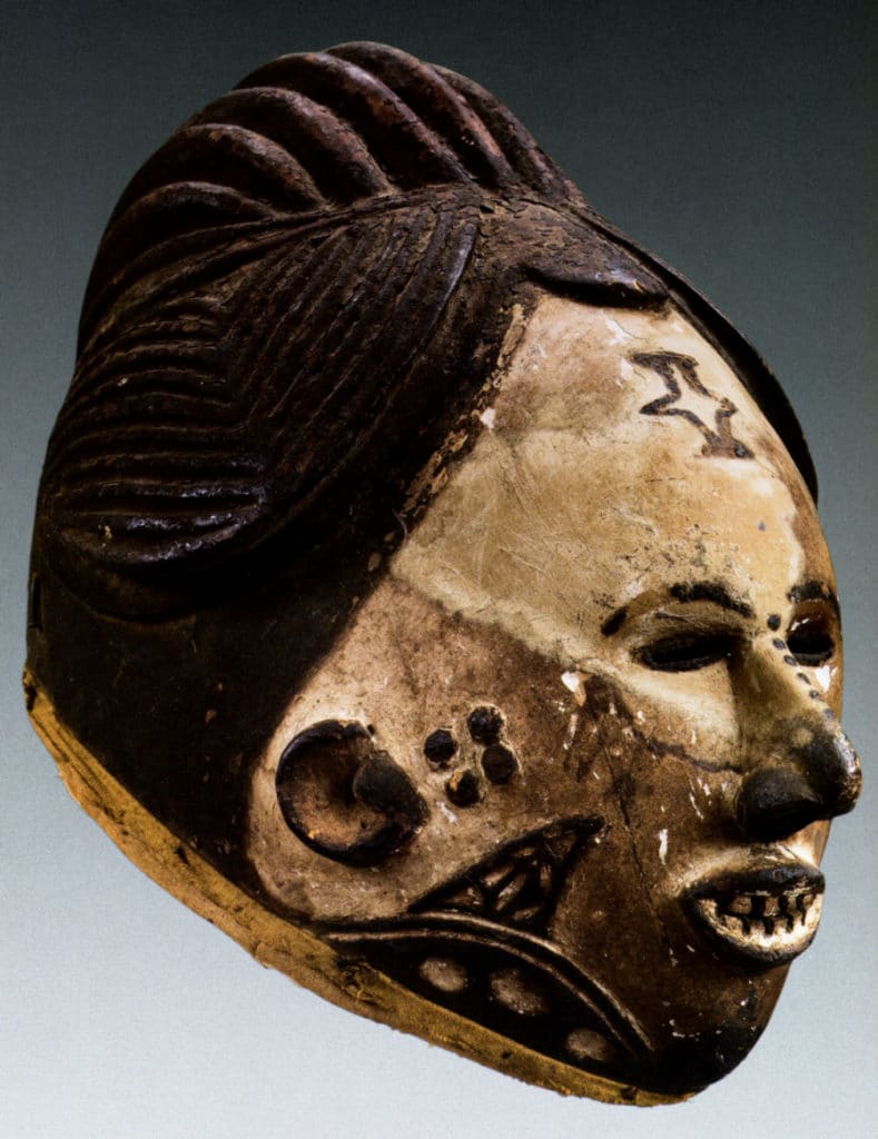 Masque Agbogho mmuo. Ibo; Nigeria.