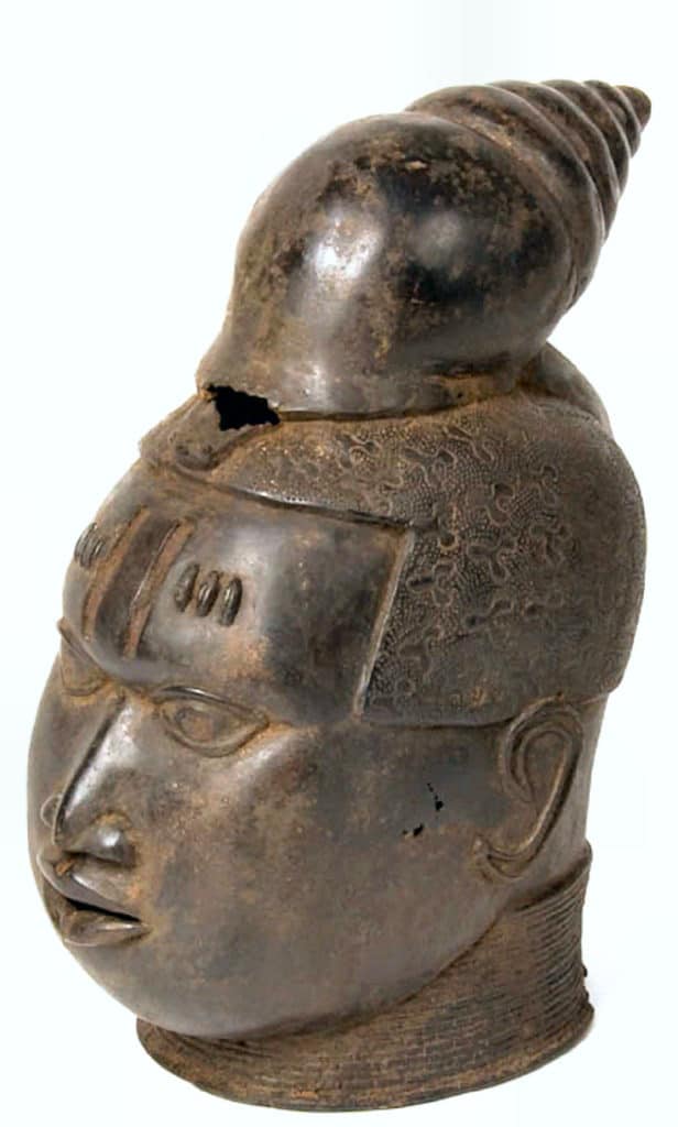 Kopf mit Schnecke. Benin-Stil, Nigeria. Um 1550.