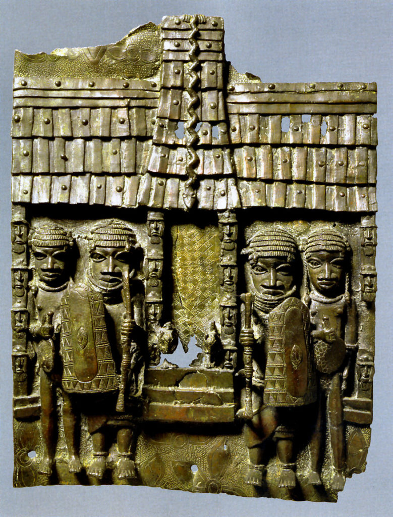 Plaque, vue d’une galerie Royaume de Bénin, Nigeria, XVIe-XVIIe siècle