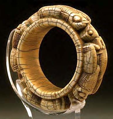 Bracelet en ivoire entre le 16th-18th century