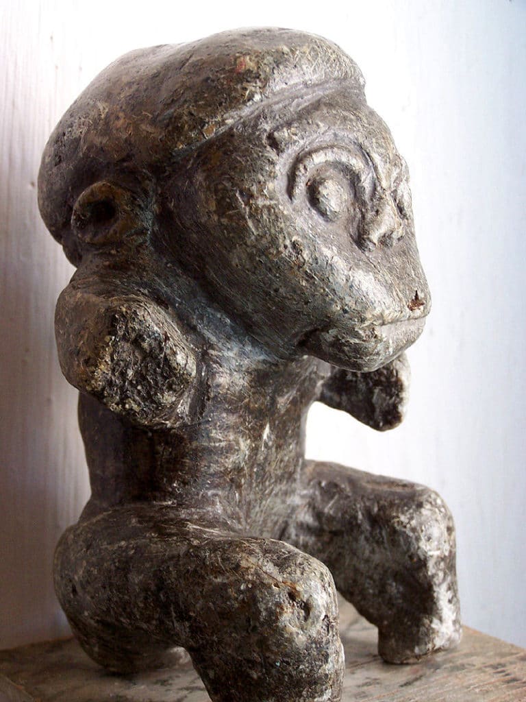 Statuette masculine Nomoli du XVIéme siècle