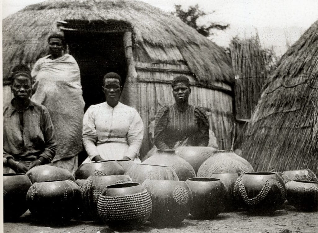 Récipients du roi Dinizulu destinés à la boisson. Afrique du Sud