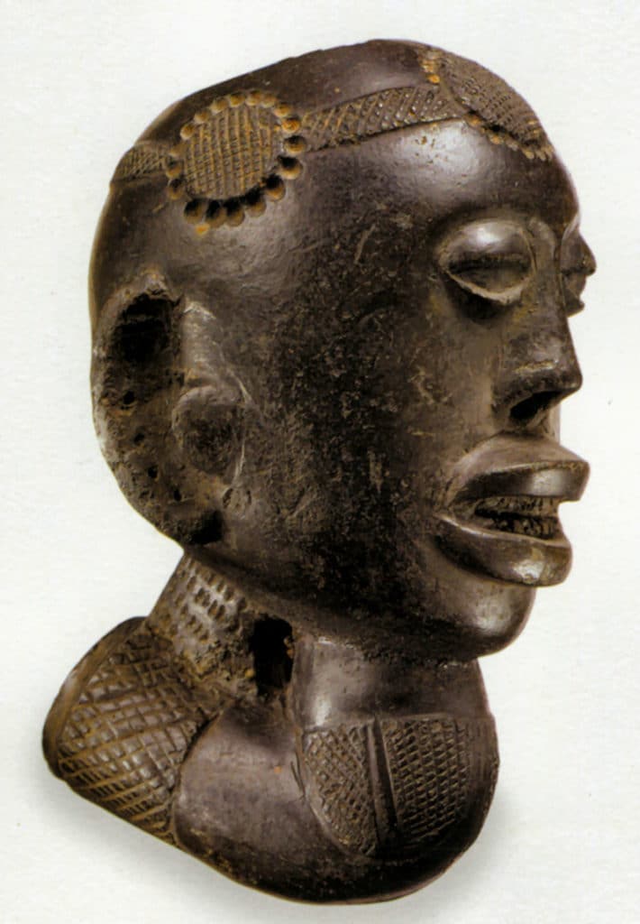 Fourneau de pipe céphalomorphe, mbomu. Soudan, Zande, Mittu ou Bongo.